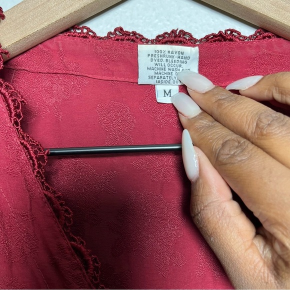 CP Shades Women Button Down Top Medium Wine Red Jacquard Lace Trim Whymsigoth - Picture 2 of 11